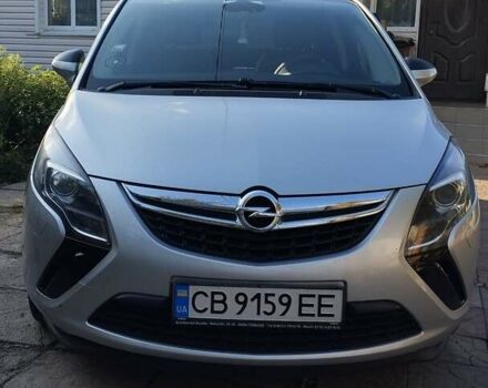 Серый Опель Zafira Tourer, объемом двигателя 2 л и пробегом 262 тыс. км за 9000 $, фото 1 на Automoto.ua