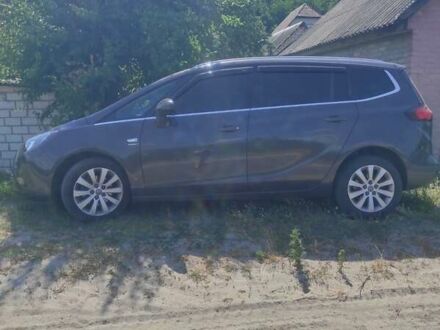 Опель Zafira Tourer 2014 у Кременчуге на Automoto.ua Сірий Опель Zafira Tourer, об'ємом двигуна 1.6 л та пробігом 245 тис. км за 10700 $, фото 1 на Automoto.ua
