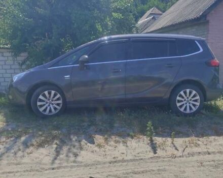 Серый Опель Zafira Tourer, объемом двигателя 1.6 л и пробегом 245 тыс. км за 10700 $, фото 1 на Automoto.ua