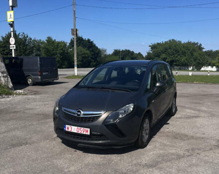 Серый Опель Zafira Tourer, объемом двигателя 2 л и пробегом 228 тыс. км за 10500 $, фото 1 на Automoto.ua