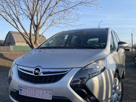 Опель Zafira Tourer 2015 в Смеле на Automoto.ua Серый Опель Zafira Tourer, объемом двигателя 2 л и пробегом 194 тыс. км за 11900 $, фото 1 на Automoto.ua
