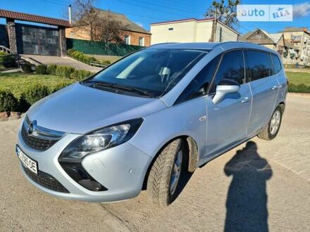 Опель Zafira Tourer 2015 у Ромнах на Automoto.ua Сірий Опель Zafira Tourer, об'ємом двигуна 1.6 л та пробігом 245 тис. км за 10000 $, фото 1 на Automoto.ua