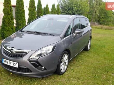 Серый Опель Zafira Tourer, объемом двигателя 2 л и пробегом 193 тыс. км за 11200 $, фото 1 на Automoto.ua