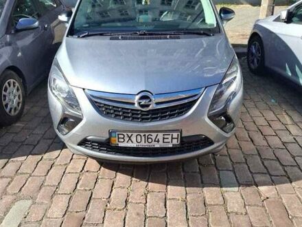 Серый Опель Zafira Tourer, объемом двигателя 2 л и пробегом 250 тыс. км за 8500 $, фото 1 на Automoto.ua