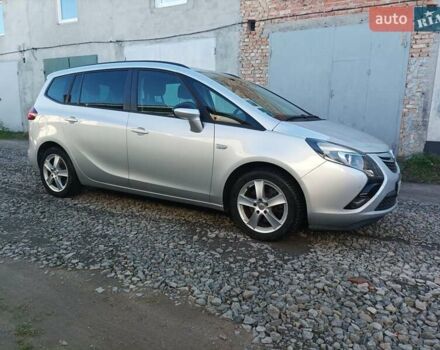 Серый Опель Zafira Tourer, объемом двигателя 2 л и пробегом 270 тыс. км за 11900 $, фото 1 на Automoto.ua
