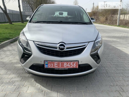 Серый Опель Zafira Tourer, объемом двигателя 1.6 л и пробегом 215 тыс. км за 11800 $, фото 1 на Automoto.ua