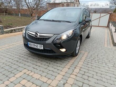 Серый Опель Zafira Tourer, объемом двигателя 1.6 л и пробегом 218 тыс. км за 11000 $, фото 1 на Automoto.ua