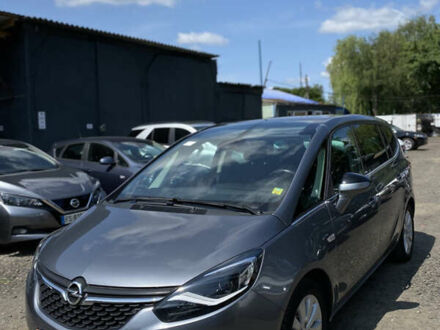 Опель Zafira Tourer 2017 в Луцке на Automoto.ua Серый Опель Zafira Tourer, объемом двигателя 1.6 л и пробегом 196 тыс. км за 13500 $, фото 1 на Automoto.ua