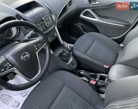 Синий Опель Zafira Tourer, объемом двигателя 2 л и пробегом 187 тыс. км за 10500 $, фото 5 на Automoto.ua