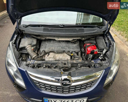 Синий Опель Zafira Tourer, объемом двигателя 2 л и пробегом 250 тыс. км за 7200 $, фото 1 на Automoto.ua