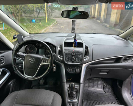 Синий Опель Zafira Tourer, объемом двигателя 2 л и пробегом 250 тыс. км за 7200 $, фото 19 на Automoto.ua