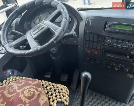 Отокар Султан 2004 в Полтаве на Automoto.ua Желтый Отокар Султан, объемом двигателя 4.8 л и пробегом 500 тыс. км за 10000 $, фото 4 на Automoto.ua