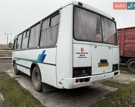 Белый ПАЗ 3205, объемом двигателя 4.75 л и пробегом 100 тыс. км за 5500 $, фото 3 на Automoto.ua