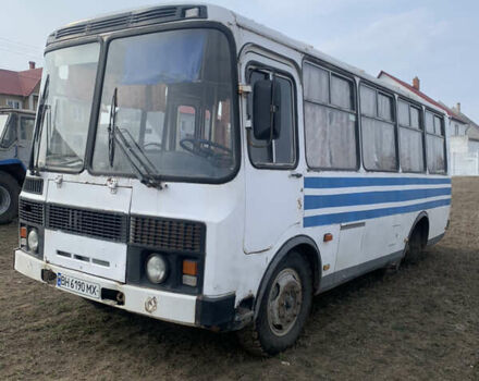 Белый ПАЗ 3205, объемом двигателя 4.75 л и пробегом 200 тыс. км за 1000 $, фото 1 на Automoto.ua
