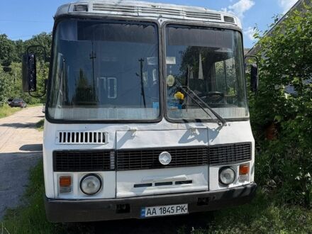 Белый ПАЗ 3205, объемом двигателя 4.25 л и пробегом 50 тыс. км за 2200 $, фото 1 на Automoto.ua