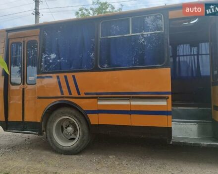 Желтый ПАЗ 3205, объемом двигателя 4 л и пробегом 200 тыс. км за 3500 $, фото 1 на Automoto.ua