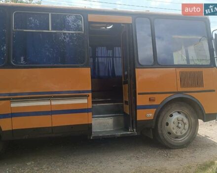 Желтый ПАЗ 3205, объемом двигателя 4 л и пробегом 200 тыс. км за 3500 $, фото 2 на Automoto.ua