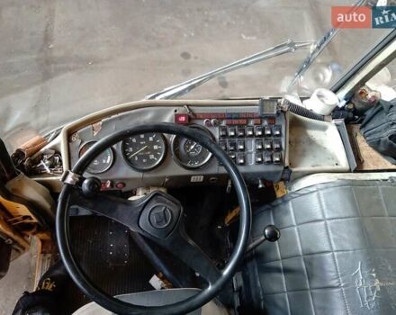 Желтый ПАЗ 4234, объемом двигателя 4.75 л и пробегом 210 тыс. км за 5500 $, фото 4 на Automoto.ua