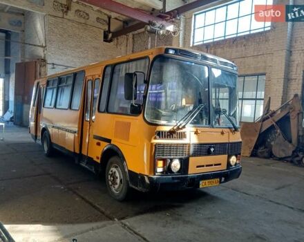 Желтый ПАЗ 4234, объемом двигателя 4.75 л и пробегом 210 тыс. км за 5500 $, фото 2 на Automoto.ua