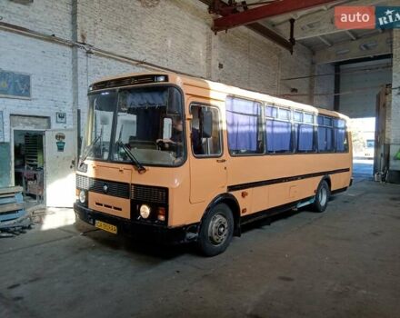 Желтый ПАЗ 4234, объемом двигателя 4.75 л и пробегом 210 тыс. км за 5500 $, фото 3 на Automoto.ua