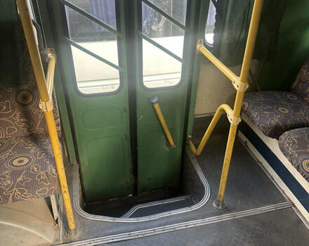 Зеленый ПАЗ 4234, объемом двигателя 4.75 л и пробегом 500 тыс. км за 8700 $, фото 6 на Automoto.ua