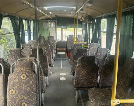 Зеленый ПАЗ 4234, объемом двигателя 4.75 л и пробегом 500 тыс. км за 8700 $, фото 3 на Automoto.ua