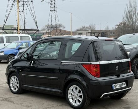 Чорний Пежо 1007, об'ємом двигуна 1.4 л та пробігом 200 тис. км за 3600 $, фото 3 на Automoto.ua