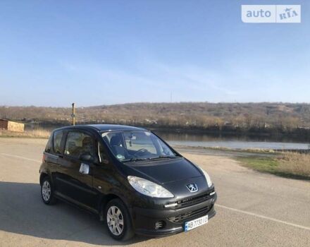 Черный Пежо 1007, объемом двигателя 1.36 л и пробегом 151 тыс. км за 4800 $, фото 2 на Automoto.ua