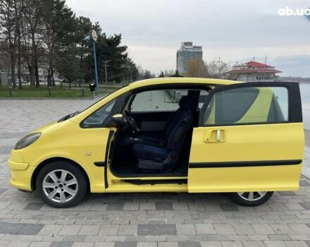 Пежо 1007, объемом двигателя 1.4 л и пробегом 160 тыс. км за 4900 $, фото 16 на Automoto.ua