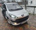 Серый Пежо 1007, объемом двигателя 1.6 л и пробегом 140 тыс. км за 4700 $, фото 1 на Automoto.ua