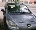 Серый Пежо 1007, объемом двигателя 1.6 л и пробегом 295 тыс. км за 3200 $, фото 1 на Automoto.ua