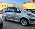 Серый Пежо 1007, объемом двигателя 1.6 л и пробегом 208 тыс. км за 4200 $, фото 5 на Automoto.ua