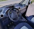 Серый Пежо 1007, объемом двигателя 1.36 л и пробегом 133 тыс. км за 3899 $, фото 12 на Automoto.ua