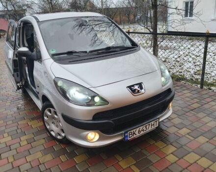 Серый Пежо 1007, объемом двигателя 1.6 л и пробегом 140 тыс. км за 4700 $, фото 1 на Automoto.ua