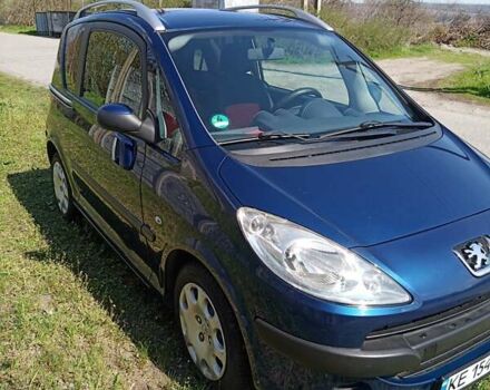 Синий Пежо 1007, объемом двигателя 1.4 л и пробегом 225 тыс. км за 3700 $, фото 2 на Automoto.ua