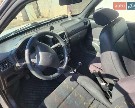 Білий Пежо 106, об'ємом двигуна 1.4 л та пробігом 230 тис. км за 1700 $, фото 4 на Automoto.ua