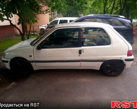 Белый Пежо 106, объемом двигателя 1 л и пробегом 303 тыс. км за 900 $, фото 1 на Automoto.ua