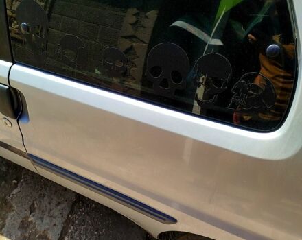 Серый Пежо 106, объемом двигателя 1.4 л и пробегом 0 тыс. км за 2000 $, фото 5 на Automoto.ua