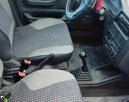 Зеленый Пежо 106, объемом двигателя 1.1 л и пробегом 317 тыс. км за 1200 $, фото 3 на Automoto.ua