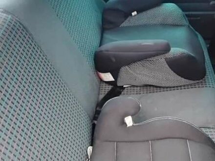 Пежо 106 1994 у Тернополі на Automoto.ua Зелений Пежо 106, об'ємом двигуна 1.1 л та пробігом 317 тис. км за 1200 $, фото 1 на Automoto.ua