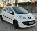Белый Пежо 107, объемом двигателя 1 л и пробегом 137 тыс. км за 4999 $, фото 1 на Automoto.ua