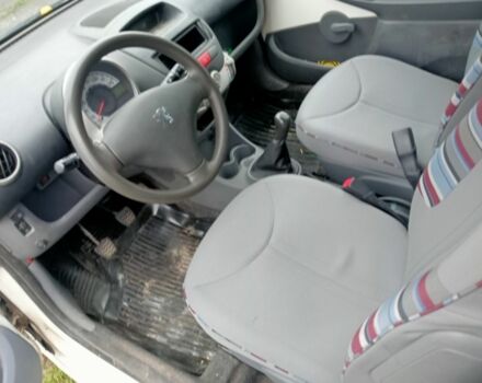 Пежо 107 2011 в Прилуках на Automoto.ua Белый Пежо 107, объемом двигателя 1 л и пробегом 380 тыс. км за 1750 $, фото 4 на Automoto.ua