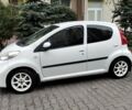 Белый Пежо 107, объемом двигателя 1 л и пробегом 174 тыс. км за 4800 $, фото 1 на Automoto.ua