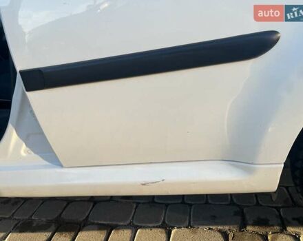 Белый Пежо 107, объемом двигателя 1 л и пробегом 71 тыс. км за 5600 $, фото 11 на Automoto.ua
