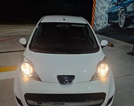 Белый Пежо 107, объемом двигателя 1 л и пробегом 180 тыс. км за 3700 $, фото 9 на Automoto.ua