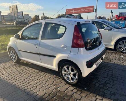 Белый Пежо 107, объемом двигателя 1 л и пробегом 71 тыс. км за 5600 $, фото 1 на Automoto.ua
