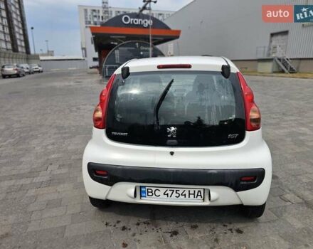 Білий Пежо 107, об'ємом двигуна 1 л та пробігом 160 тис. км за 3300 $, фото 4 на Automoto.ua