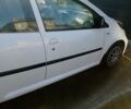 Белый Пежо 107, объемом двигателя 1 л и пробегом 174 тыс. км за 5500 $, фото 2 на Automoto.ua