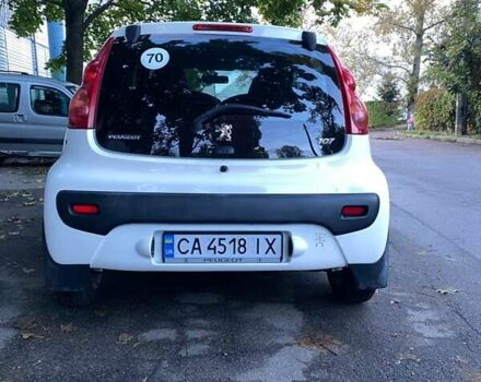 Белый Пежо 107, объемом двигателя 1 л и пробегом 140 тыс. км за 4500 $, фото 3 на Automoto.ua