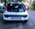 Белый Пежо 107, объемом двигателя 1 л и пробегом 140 тыс. км за 4500 $, фото 3 на Automoto.ua